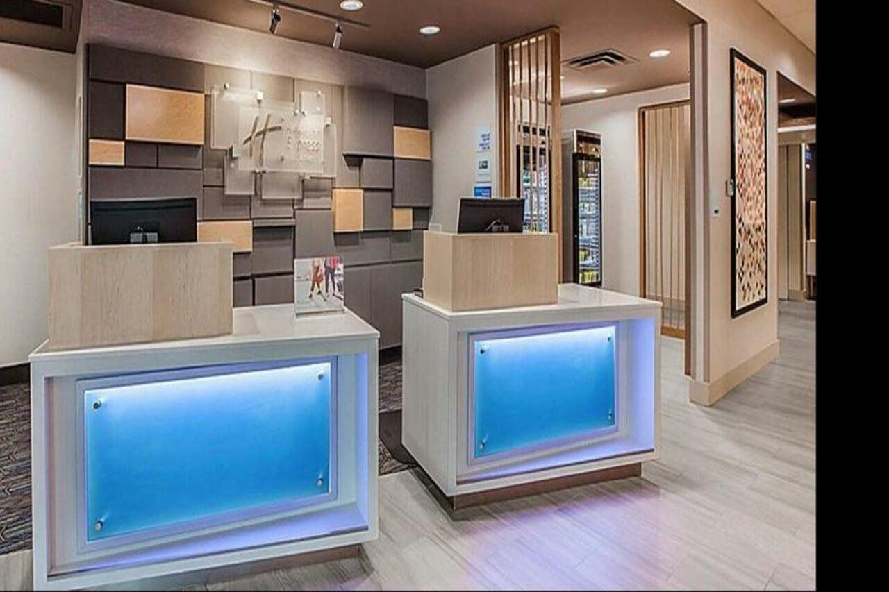 大急流城机场南智选假日套房酒店 Cascade 外观 照片