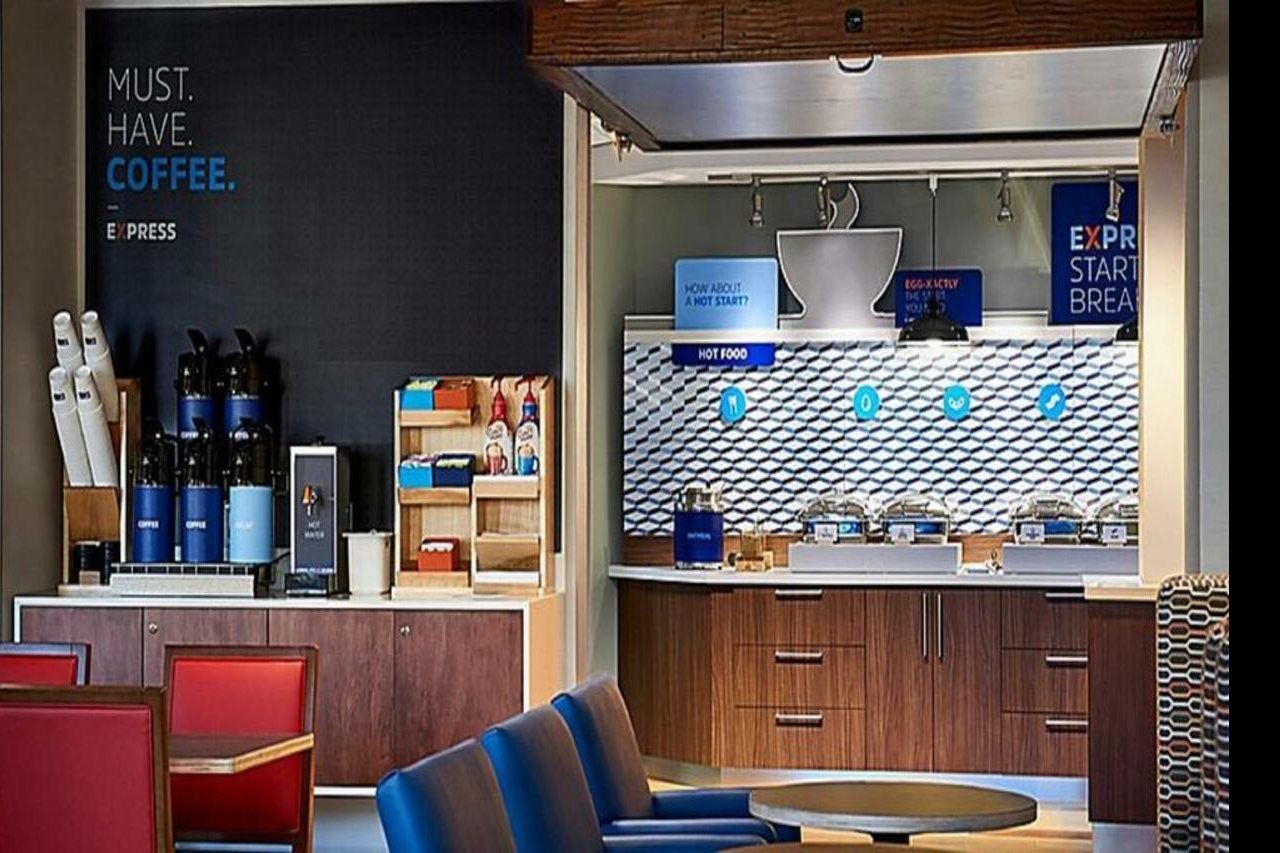 大急流城机场南智选假日套房酒店 Cascade 外观 照片